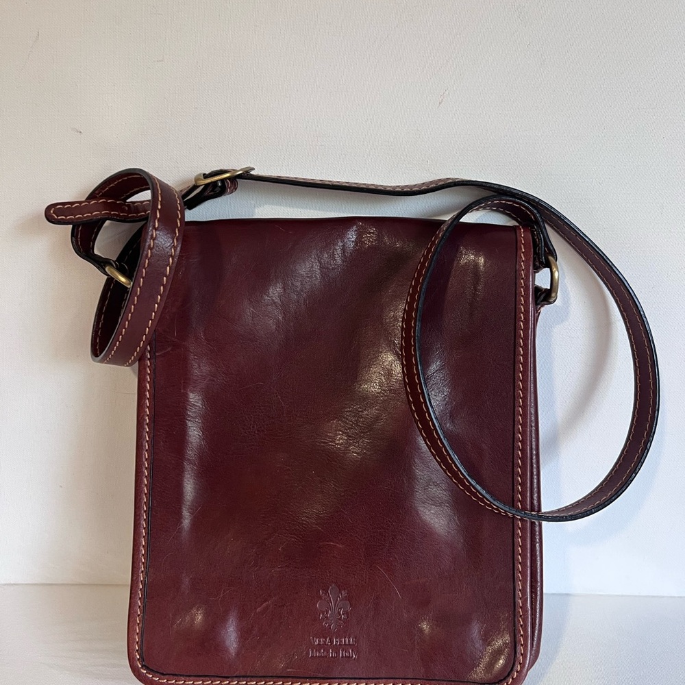 Vera Pelle Rustic Italian Leather Chic Crossbody Bag 8 x 10 Burgundy Patina